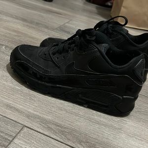 Air Max 90 - All Black - Leather/Suede - sz 7Y